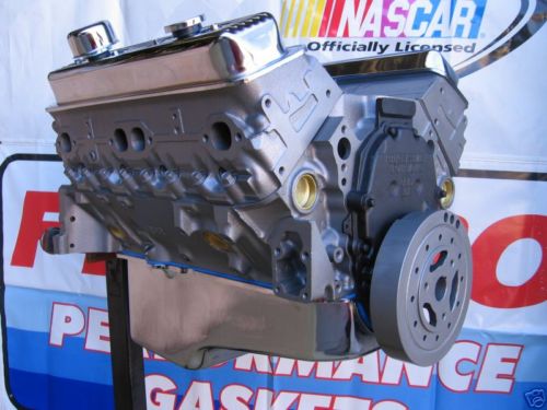 SB Chevy 383 Marine Engine - 375 Horsepower with Vortec Heads